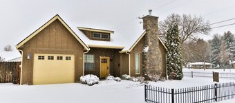 Jasper's av Pioneer Park