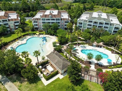 Golf Course Views Condo Near Disney & Resort Pools