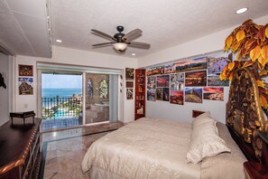 2 bedrooms, in-room safe, desk, iron/ironing board