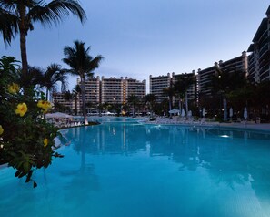 Outdoor pool, a heated pool