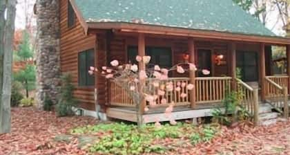 Das Sugar Shack Luxury Log Home am Goshorn Lake