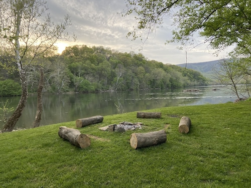 Star view cabin-Riverfront 