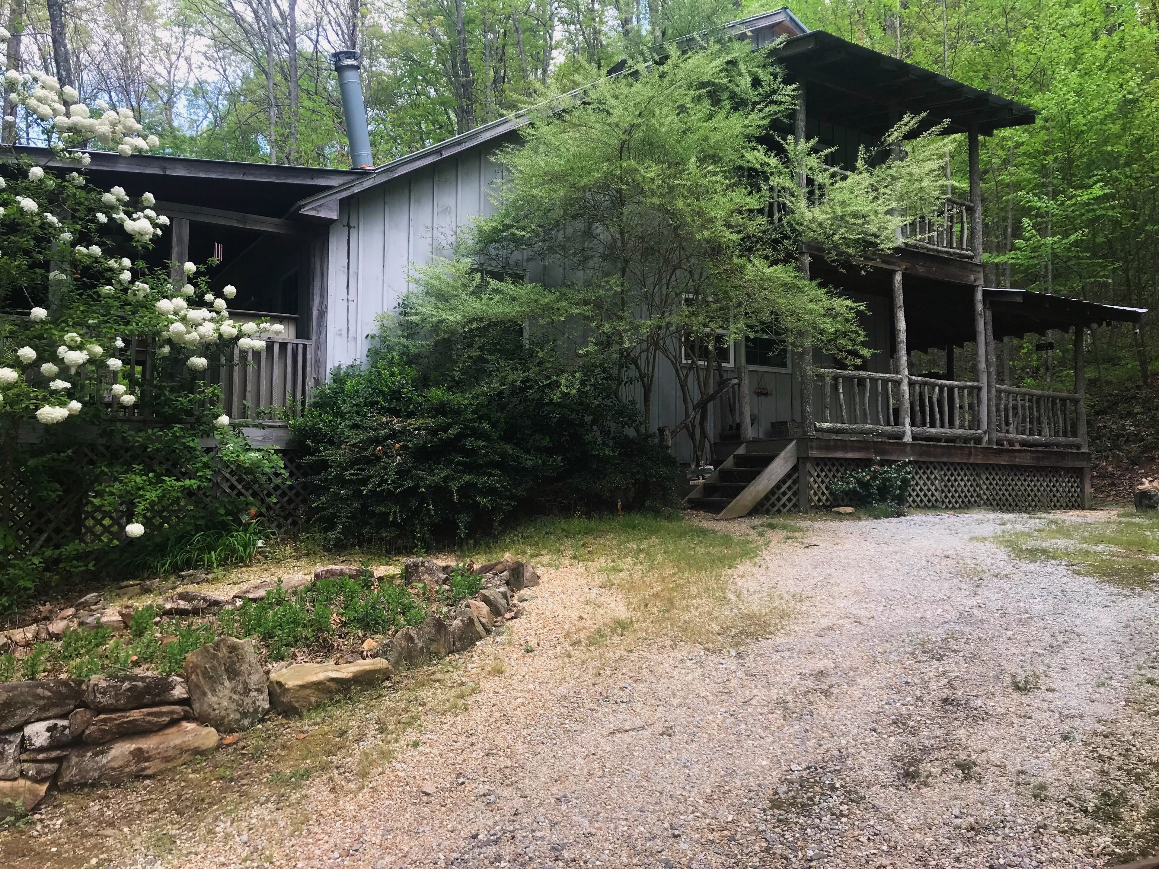 Spacious & Secluded 2 Story by Tranquil Creek, Lovingly Decorated + WiFi