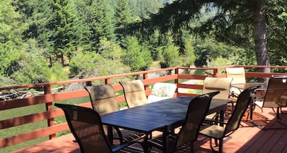 Elk River Retreat on the river! Great for fishing or relaxing!