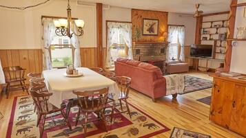 Smart TV, fireplace, DVD player, books