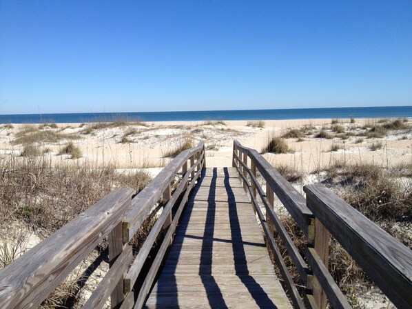 Beach nearby, sun-loungers, beach towels
