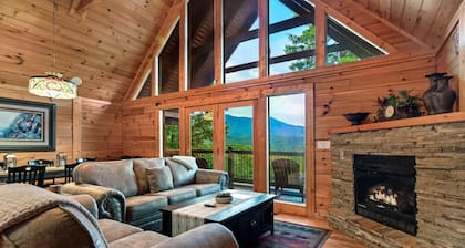 Emotional Rescue 4 BR Log Lodge, Unsurpassed Mt Le Conte views, Privacy, Luxury