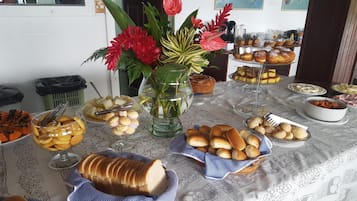 Se sirven desayunos, almuerzos y cenas
