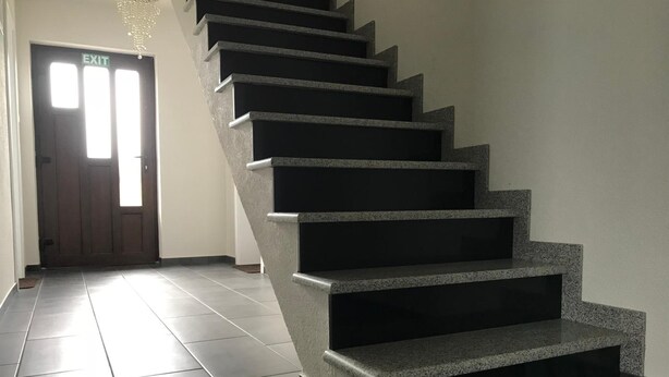 Ảnh chưa phân loại, 1 trong số 64 ảnh, nút