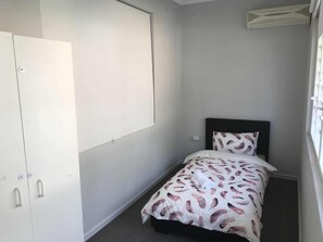 3 bedrooms, WiFi, bed sheets
