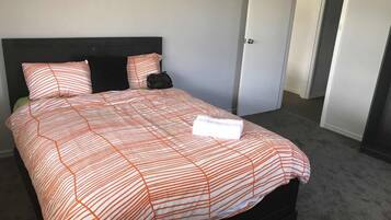 3 bedrooms, WiFi, bed sheets