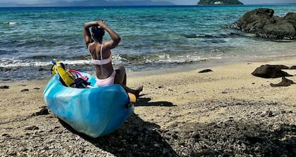 Äskettäin uusittu koti kauniilla merinäköalalla * Ilmaiset kajakit ja polkupyörät *