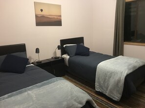 4 Schlafzimmer, Schreibtisch, Bügeleisen/Bügelbrett, kostenloses WLAN