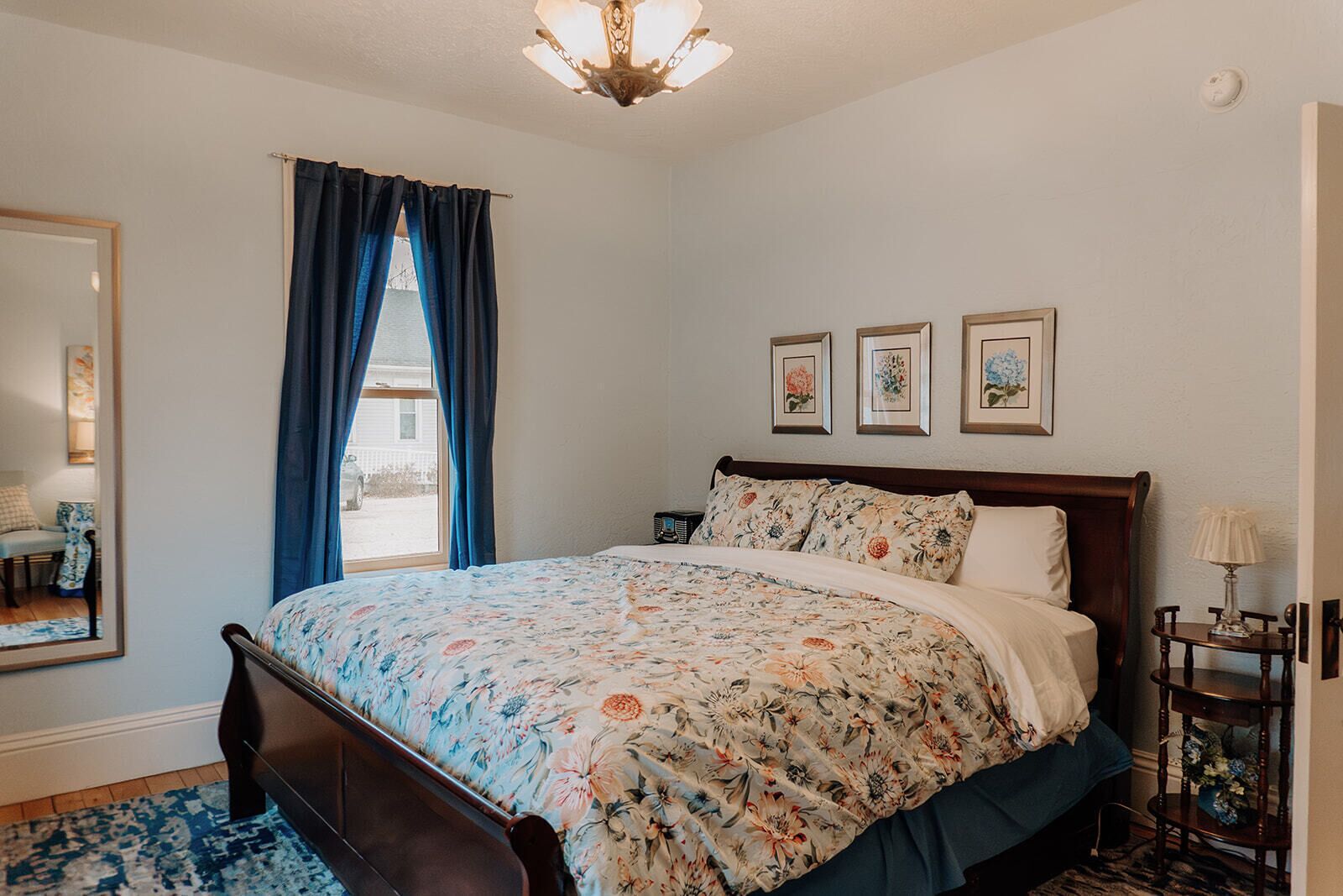 4 bedrooms, iron/ironing board, travel cot, free WiFi