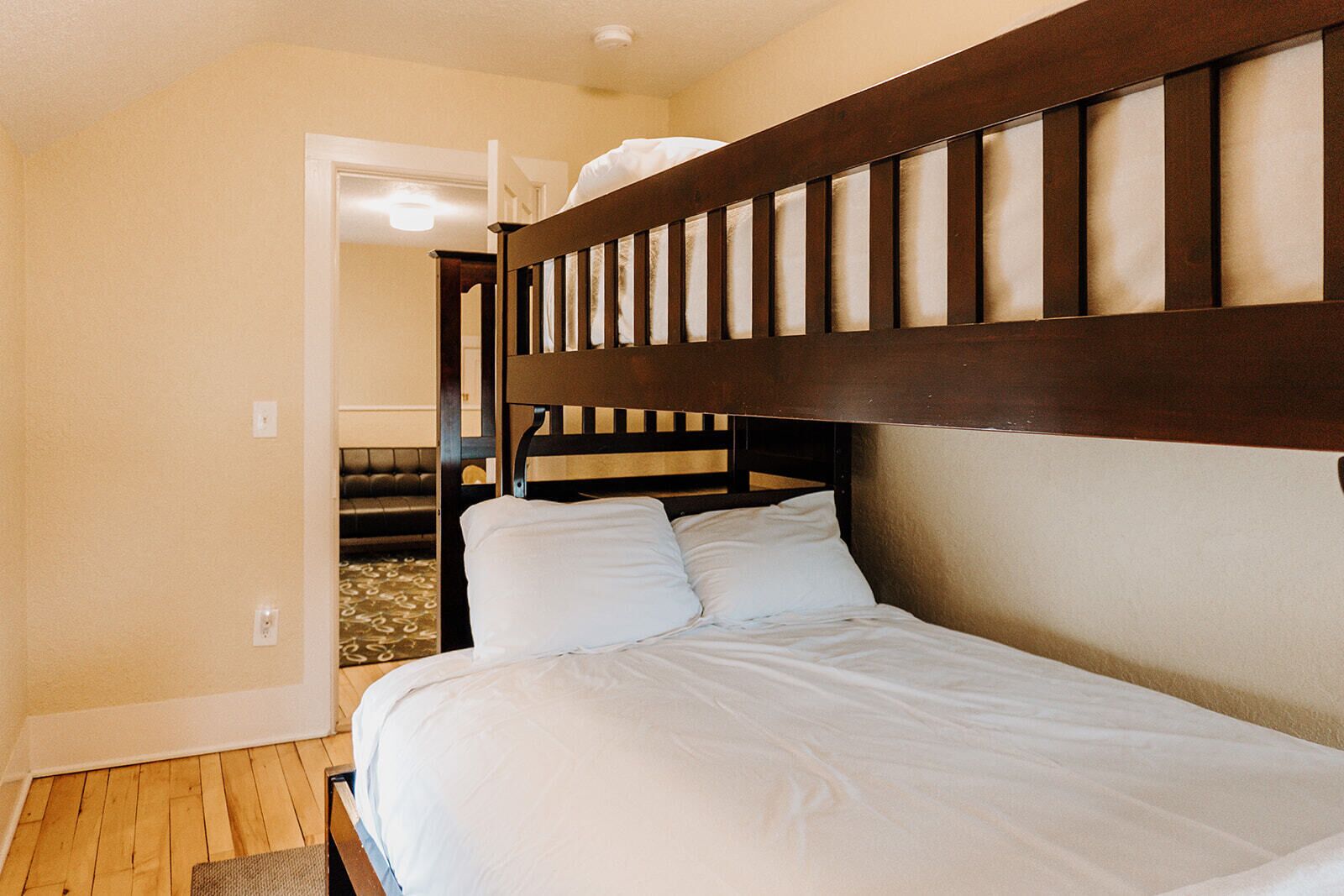 4 bedrooms, iron/ironing board, travel cot, free WiFi