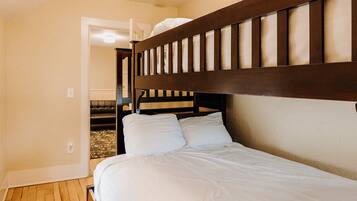 4 bedrooms, iron/ironing board, travel cot, free WiFi