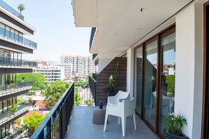 Property grounds - New 2 BR condo, 5 min to the beach. Amazing ocean views from rooftop with pool! (Emiliano Zapata)