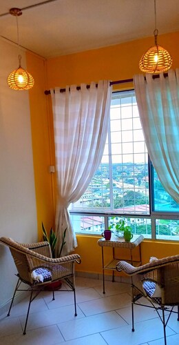 Cosy, spacious, Borneo ethnic home with amazing views