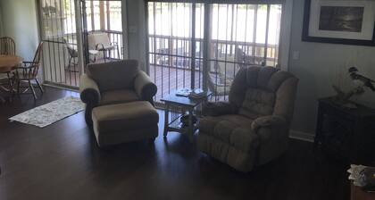 Latitude Adjustment Waterfront Getaway. *New Flooring*