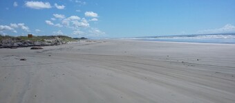 Excellent standard fully furnished very comfortable at 300mts. Great location