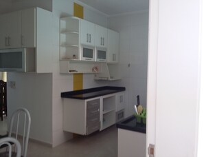 Fridge, stovetop, blender, cookware/dishes/utensils