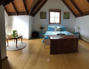3 bedrooms, iron/ironing board, bed sheets