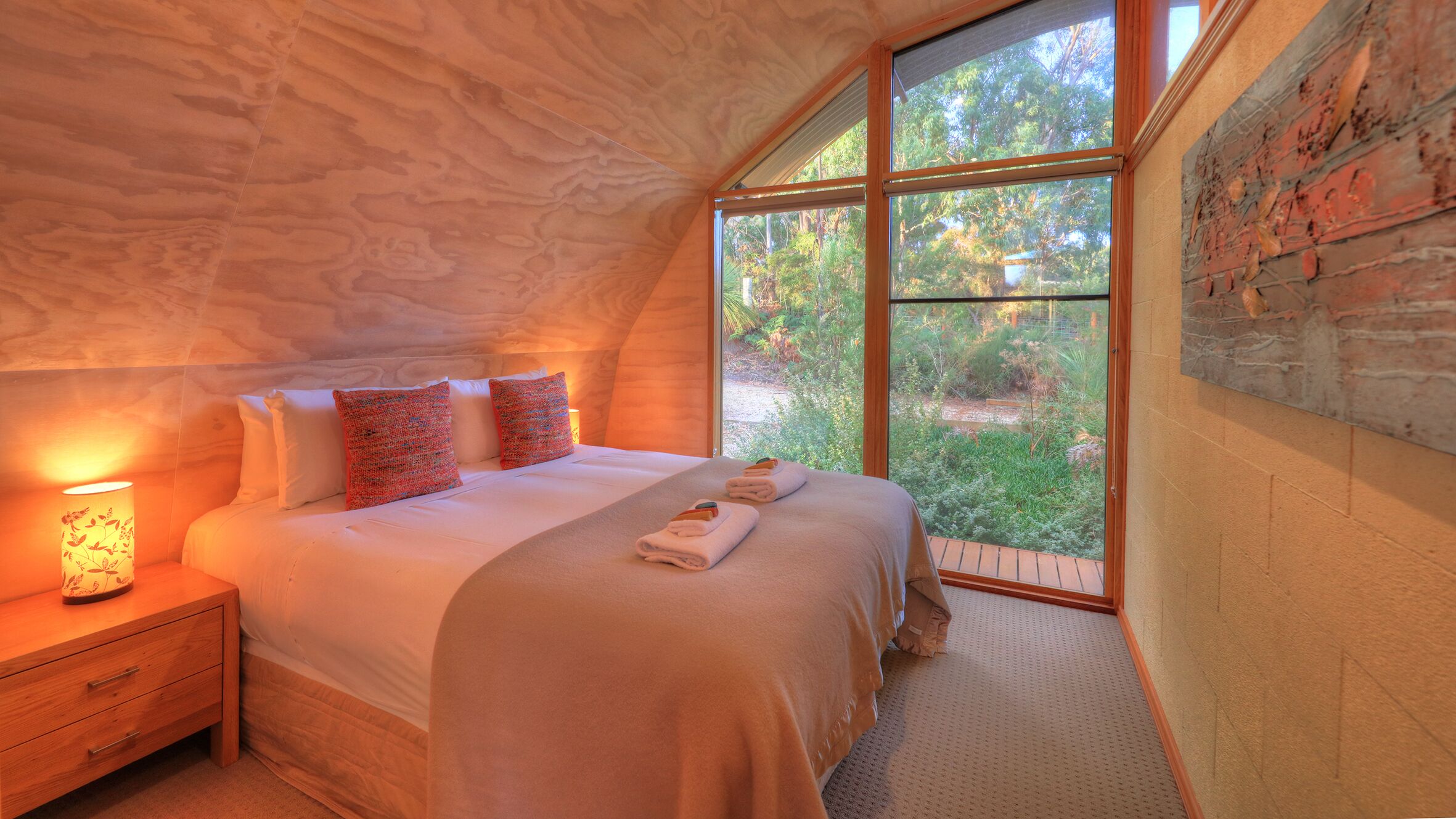 2 chambres, fer et planche à repasser, lit parapluie, draps fournis