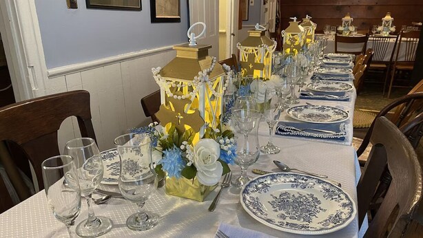 Dining - Newly renovated historic farmhouse with all modern amenities, meals available. (Middletown)