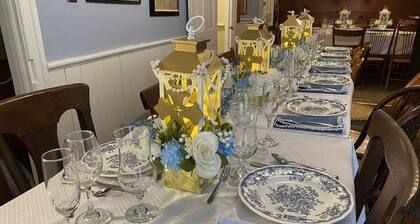 Hiljattain remontoitu historiallinen maalaistalo, jossa on kaikki modernit mukavuudet, ateriat käytettävissä.