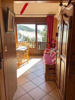 Fernseher, Bücher, Drucker