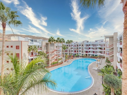 Kattohuoneisto 2 MAKUUHUONETTA AUTOTALLI näkymät merelle