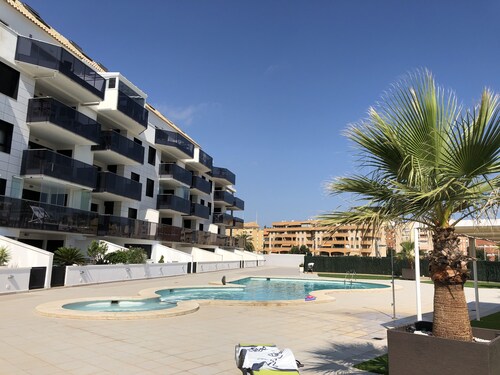 Ylellinen uusi huoneisto 5mn kävelymatkan päässä kaupungin keskustasta Rannat ja satama