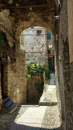 Property grounds - XVII SEC.  WINE CELLAR, FULLY RENOVATED, WITH SHARED TERRACE AND POOL (Badalucco)