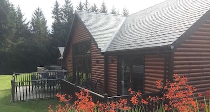 Lochside Lodge - Glengoulandien majatalot 