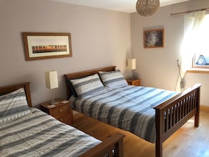 3 bedrooms, desk, iron/ironing board, travel crib
