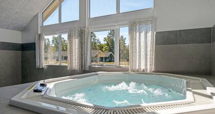 12 huonetta majoitusta Frederiksværk