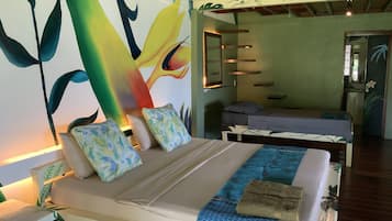 3 bedrooms, desk, iron/ironing board, free WiFi