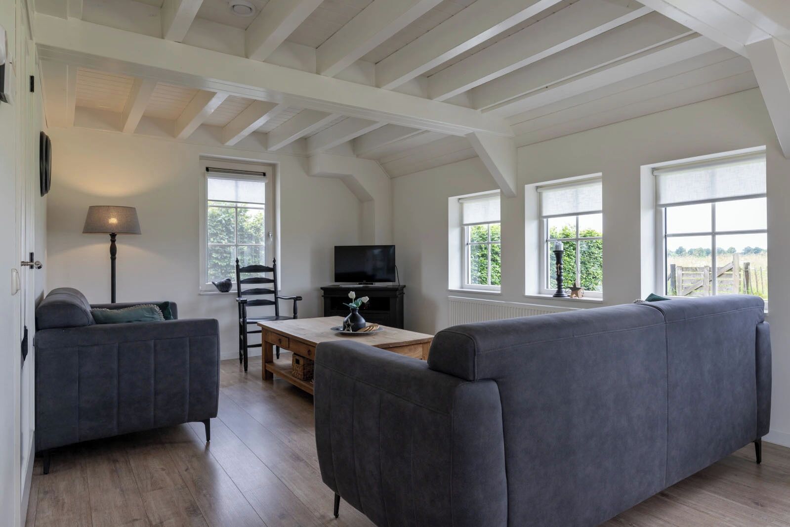 Fernseher, Tischfußball