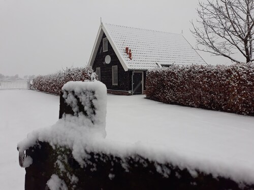 Holiday home het Assenhoekje offers space & tranquility, fenced garden and free wifi