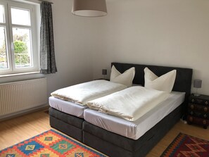 2 bedrooms, iron/ironing board, free WiFi, bed sheets - Modern apartment in Dresden (Dresden)