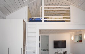1 bedroom, free WiFi - Awesome home in Löttorp with kitchen (Löttorp)