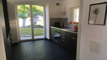 Refrigerador, horno, parrilla de estufa y lavavajillas