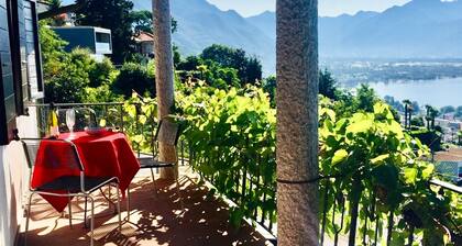 Belle maison de vacances avec piscine, jardin et terrasse, endroit calme + vue magnifique