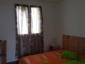 1 chambre, fer et planche à repasser, Wi-Fi