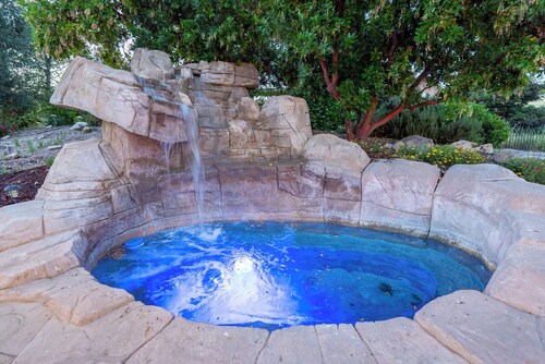 Waterfall Spa + Sunset Views | Atascadero Wine Country | Summer Place