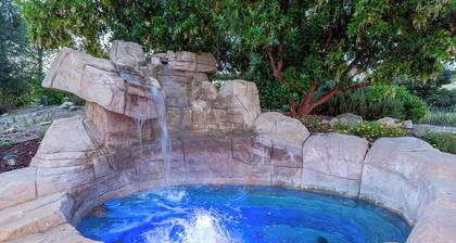 Waterfall Spa + Sunset Views | Atascadero Wine Country | Summer Place