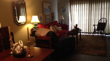 Télévision, lecteur de DVD, chaîne hi-fi