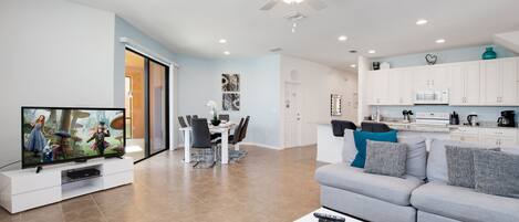 Smart TV, futbolito, mesa de ping pong