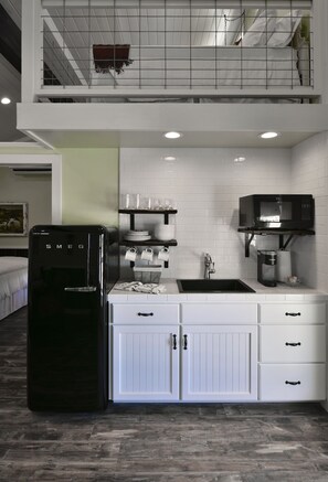 Fridge, microwave, coffee/tea maker, toaster
