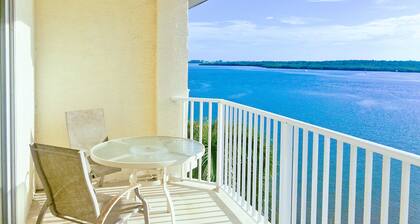 Amazing waterfront condominium at Boca Ciega Resort